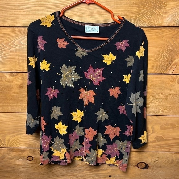 Cactus Bay Tops - Women’s Cactus Bay Apparel Black Leaf Top size medium. Made in USA.